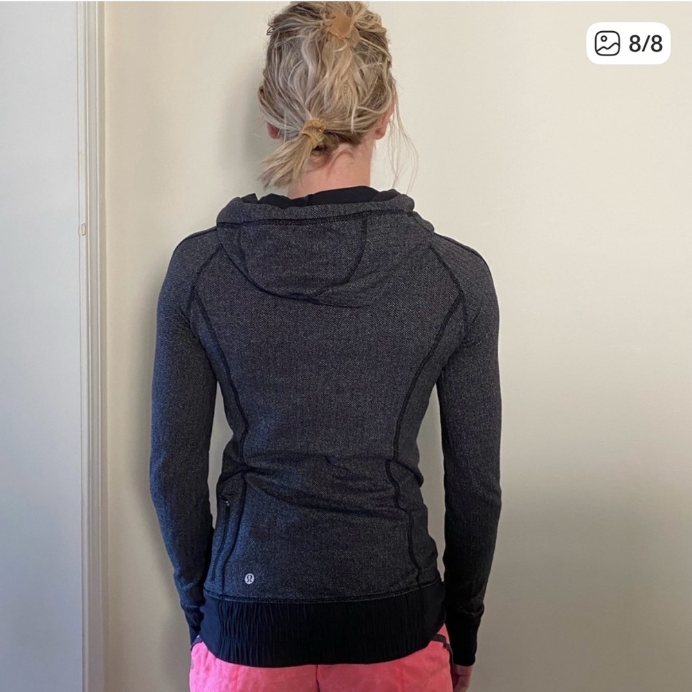 Lululemon Hooded Athletic Top - Picture 8 of 8